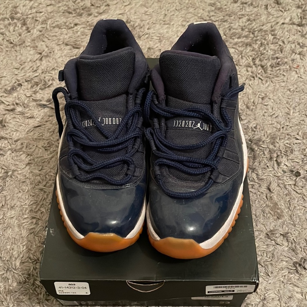 Jordan 11 low Midnight navy